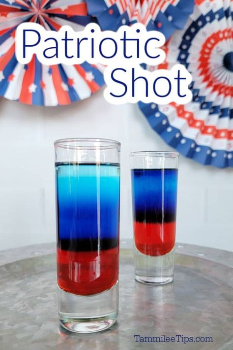 How to make a layered Red White and Blue Shot perfect for Fourth of July, Memorial Day, and the Olympics. So fun! Bomb Pop Shot, Pool Snacks, Makeup Room Decor Small Spaces, Spiked Lemonade, Blue Shots, Hard Lemonade, Bomb Pop, Blue Drinks, Makeup Room Decor