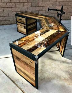 Untitled Dorms Decor, Industrial Style Desk, Reclaimed Wood Desk, Wooden Pallet Furniture, Industrial Desk, Industrial Design Furniture, Vintage Industrial Furniture, Into The Wood, Reclaimed Pallet Wood