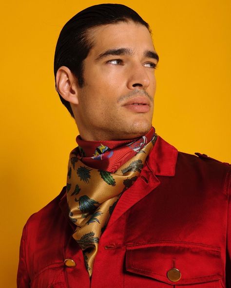 Handkerchief Neck, Menswear Inspiration, Fashion Man, Scarf Men, Pocket Squares, Neon Color, Happy Saturday, Larp, Scarfs