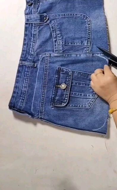 Diy Jeans Bag Tutorial, Denim Basket, Diy Jean Shorts, Diy Jeans Crafts, Diy Bags Jeans, Handbag Sewing, Shoulder Bag Diy, Sewing Handbag, Bags Making