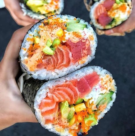 Sushi Wrap, Sushi Roll, Sushi Recipes, Think Food, Food Goals, Sushi Rolls, Food Obsession, Pretty Food, Food Cravings