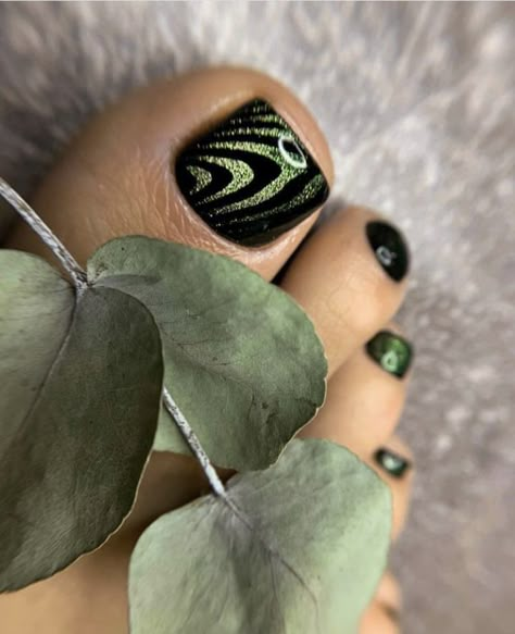 Toe Art Designs, Halloween Toe Nails, Fall Toe Nails, Pedicure Designs Toenails, Toenail Designs, Gel Toe Nails, Art Deco Nails, Toe Nail Color, Chic Nail Art