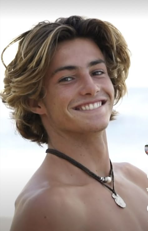 Marco Mignot, Surfer Hairstyles, Medium Hairstyles For Men, Boy Haircuts Long, Surfer Hair, Blonde Hair Boy, Haircuts Long, Guy Haircuts Long