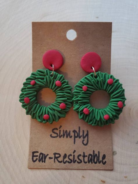 Xmas Clay Earrings, Polymer Clay Wreath Earrings, Cute Christmas Earrings, Fimo Christmas Earrings, Polymer Clay Christmas Earring Ideas, Xmas Polymer Clay Earrings, Polymer Christmas Earrings, Christmas Earrings Clay, Christmas Clay Earrings Diy