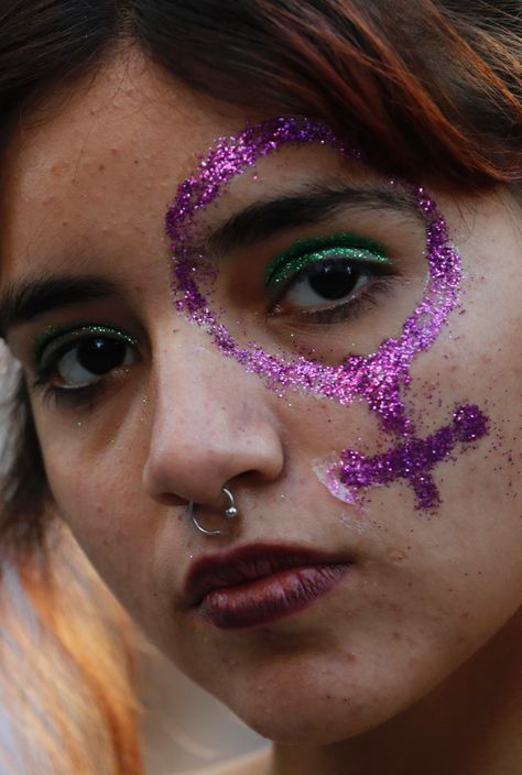 Women Protesting Feminism, Feminist Photoshoot, Feminism Aesthetic, Feminism Photography, Women Protesting, Women Protest, Feminist Protest, Future Thinking, Feminism Art