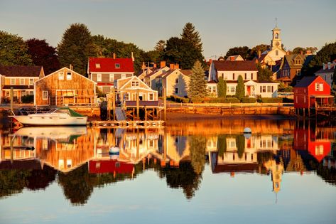 Travel Dreaming | 5 Best Things to Do in Portsmouth, New Hampshire - New England Today Portsmouth New Hampshire, Portsmouth Nh, New England Travel, Vintage Hawaii, Architecture Old, England Travel, Party City, Portsmouth, Spain Travel