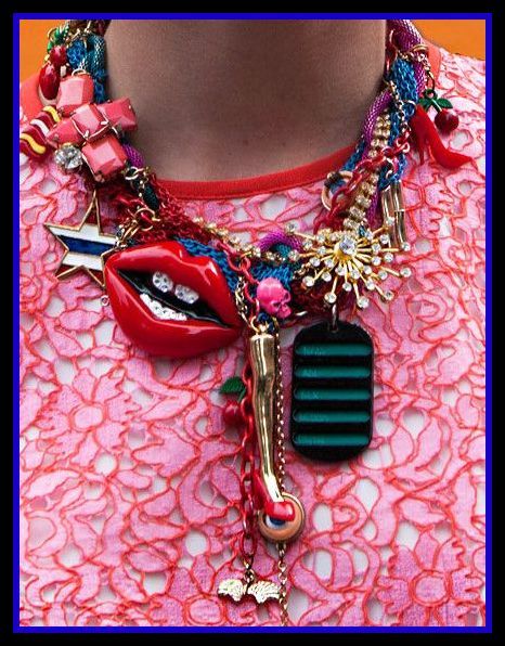 Pop Art Accessories, Chain Charm Necklace, Crazy Necklaces, Weird Necklace, Crazy Accessories, Street Style Jewelry, Accessories Style, A Necklace, Mode Inspiration