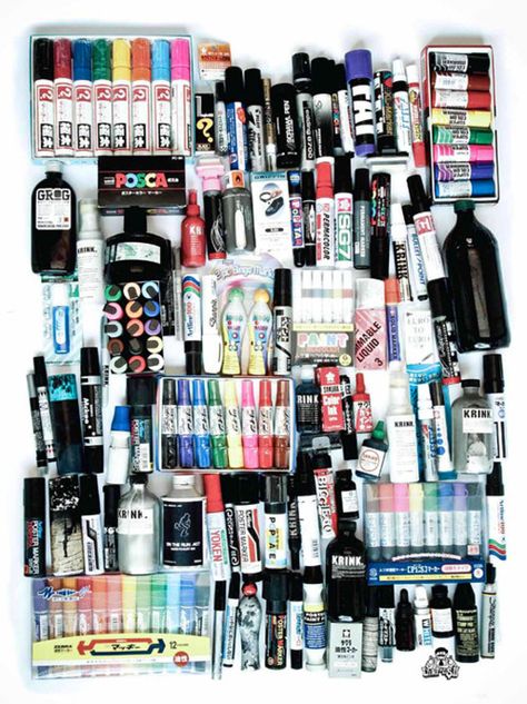 ... Graffiti Supplies, Drawing Materials, Posca Markers, Graffiti Pens, Graffiti Words, Graffiti Style Art, Graffiti Designs, Graffiti Drawing, Graffiti Styles