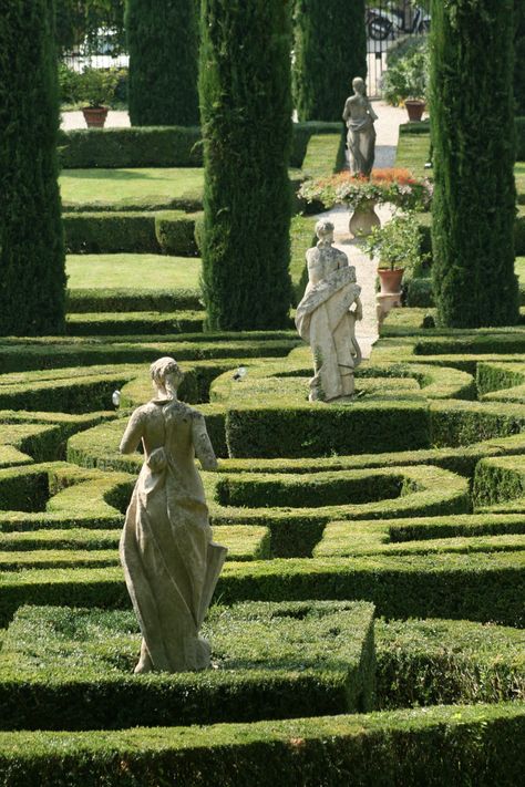 One of Italy's best-kept secrets - Giardino Giusti in Verona - [oops!] Dreamy Gardens, Italy Verona, Italian Gardens, Gucci Garden, English Garden Design, Tivoli Gardens, Italian Garden, Thermal Bath, French Garden