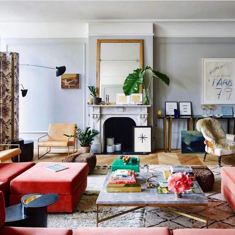 La Maison Pierre Frey (@lamaisonpierrefrey) • Instagram photos and videos Soho Apartment, Classic Living Room Design, Soho Loft, Jenna Lyons, Modul Sofa, Classic Living Room, Charity Shop, Boho Interior, Celebrity Houses