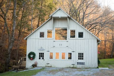 Goodlettsville Tennessee, 18th Century Farmhouse, Century Farmhouse, Middle Tennessee, Loft Apartment, Old Barns, The Loft, Old Barn, The Barn