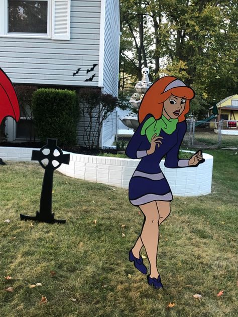 Scooby Doo Halloween Outdoor Decorations, Halloween Wooden Yard Cutouts, Scooby Doo Halloween Decor, Halloween Yard Cutouts, Halloween Trailer Decor, Scooby Doo Halloween Decorations, Yard Silhouettes, Halloween Wood Cutouts, Scooby Doo Halloween Party