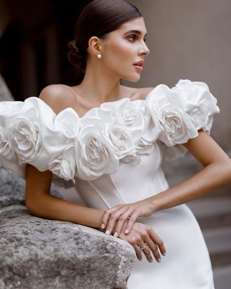 Eva Lendel | Wedding dresses on Instagram: "🤍Meet ROZALLI🤍 One of the favourites from the newest collection😍 Rate the dress from 1 to 10❤️ #evalendel #evalendellessismore #wedding #weddingdress #weddinginspiration #bridal #bridaldress #bridalfashion #bridalgown" Plus Size Wedding Dresses Black, Eva Lendel Wedding Dresses, African Wedding Dresses, Jumpsuit Wedding, Wedding Dresses Taffeta, Plus Size Bridal Dresses, Plus Size Bridal, Chic Wedding Dresses, African Wedding Dress