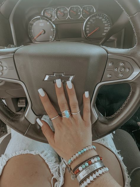 White Nails With Western Design, Summer Nails Country, Coffin Western Nails, Leah Fish Nails, Western White Nails, Pretty Acrylic Nails Coffin Short, Western Nails Simple, Coffin Short Acrylic Nails, Country Nail Designs