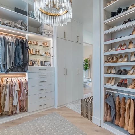 White Custom Closet, White Closets, Beach House Closet, Coastal Closet, Inspired Closets, Transitional Closet, Cheap Closet, House Closet, White Boutique