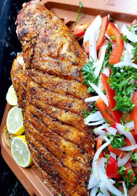 Baked Snapper Recipes, Best Way To Cook Snapper, Whole Snapper Fish Recipes, Whole Snapper Fish Recipes Baked, Red Drum Fish Recipes, Oven Baked Red Snapper, Grilled Whole Red Snapper Recipes, Grilled Whole Fish Recipes Red Snapper, Red Snapper Recipes Baked