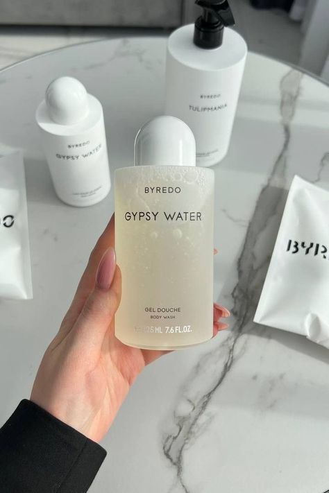 Byredo Shower Gel, Romani Culture, Sun Oil, Skin Advice, Water Body, Cosmetics Ingredients, Shower Routine, Body Cleanser, Body Skin Care Routine