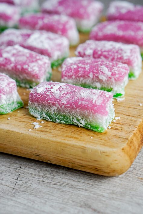 Flavored Mochi Recipe, Chi Chi Dango Mochi Recipe, Chi Chi Dango, Dango Recipe, No Egg Desserts, Mochi Recipe, Hawaiian Dishes, Hawaiian Food, Japanese Cooking