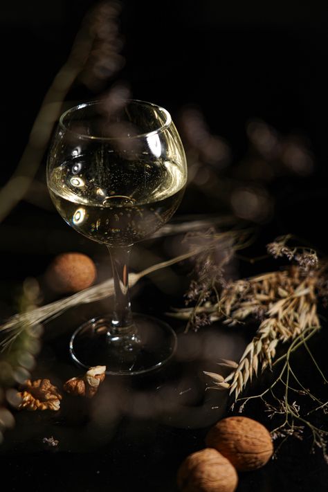 White wine White Wine Photography, Nadia Satrinava, Wine Images, Dark Food Photography, Wine Photography, Dark And Moody, Mulled Wine, Fall Photos, Photographing Food