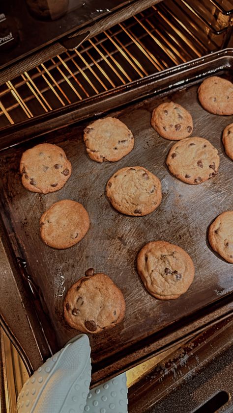 #homemade #cookierecipe #cookies #cooking #baking #cookies #cookierecipe #cookiedough #fresh #COld #overcast #cozy #cozyhome #cozyvibes Baked Chocolate Chip Cookies, Baking Cookies, True Nature, Freshly Baked, Chip Cookies, Cozy House, Chocolate Chip Cookies, Cookie Dough, Cookie Recipes