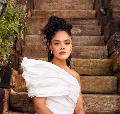 Tessa Thompson Black Energy, Pisces Moon, Natural Braids, Creative Photoshoot Ideas, Tessa Thompson, Box Braids Styling, Bright Winter, K K, Look Alike