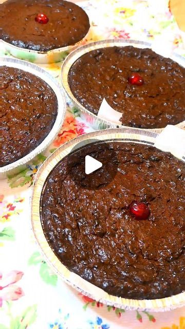 Rum Fruit Cake Christmas, Guyanese Fruit Cake Recipe, Black Fruit Cake, Rum Fruit Cake, Caribbean Rum Cake, Fruit Cake Recipe Easy, Cake Fruit, Fruit Cake Christmas, Black Cake