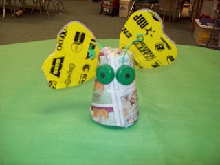 Create litter bugs with trash or recyclable materials! Recycling or earth day project! Art Projects Preschool, Preschool Earth Day, Kindergarten Science Experiments, Recycling Lessons, Bug Craft, Science Experiments Kids Elementary, Science Art Projects, Cards Teacher, Student Crafts