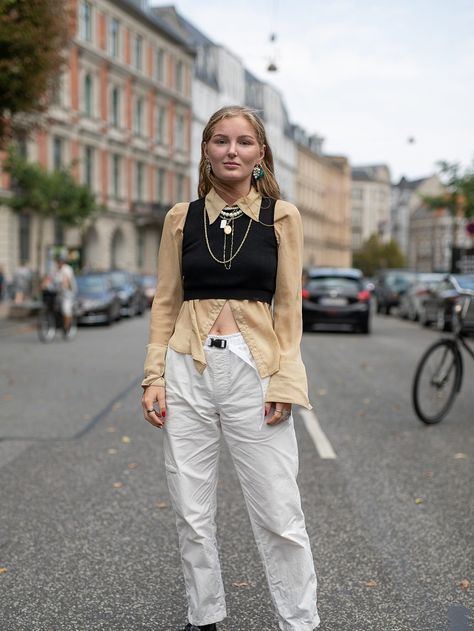 Street Style - Day 2 - Copenhagen Fashion Week Spring/Summer 2020 Fashion Week Spring 2020, Copenhagen Fashion, 2020 Fashion Trends, Moda Paris, Copenhagen Style, Band T Shirts, Copenhagen Fashion Week, Barbie Fashionista, The Best Street Style