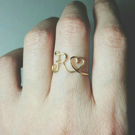 Sana ?? Ring Initial, Knuckle Ring, Letter Ring, Gold Rings Fashion, Gold Ring Designs, Midi Ring, Ring Stack, Initial Ring, Initial Letter