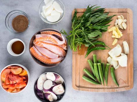 Sinigang Salmon Recipe, Filipino Nilaga Recipe, Salmon Sinigang Recipe, Sinigang Na Salmon Recipe, Salmon Sinigang, Sinigang Na Salmon, Filipino Sinigang, Nilaga Recipe, Guamanian Recipes