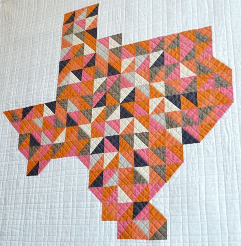 Sewing Table Runners, Texas Quilts, Texas Quilt, Christmas Decorations Sewing, Texas Theme, Map Quilt, Ideas For Sewing, Trendy Sewing Projects, Memory Quilts