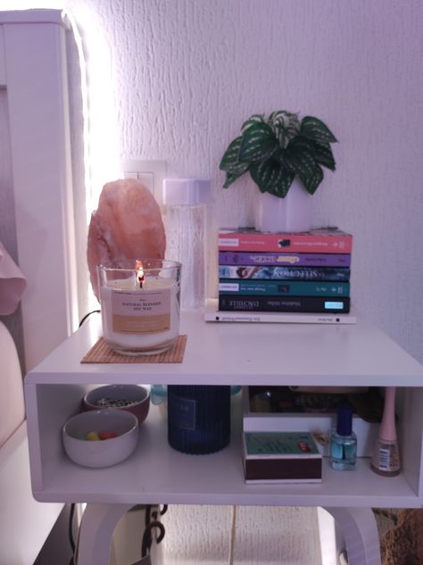 Room Nightstand Decor, Cart Nightstand Aesthetic, Aesthetic Nightstand Decor, Nightstand Ideas Aesthetic, Cute Nightstands, Butterfly Organization, Cute Nightstand, Aesthetic Nightstand, Nightstand Aesthetic