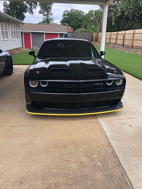 Black Hellcat, Future Rapper, Dodge Hellcat, Challenger Srt Hellcat, Dodge Challenger Srt Hellcat, Hellcat Challenger, Lux Cars, Dodge Challenger Srt, Best Profile Pictures