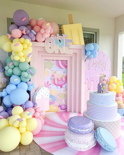 Emery’s Sweet One 🍭🍦🍬🍰 #sweetonetheme #sweetonebirthday #sweetonethemedbirthday #sweetonethemedparty #sweetonethemecake #sweetonebackdrop #sweetoneballoons #sweetoneballoongarland #sweetonebirthdayparty #sweetonebirthdaydecor #sweetonedecoration #icecream #icecreamtheme Sweet One Backdrop, Candy Land, Candy Theme Birthday Party, Barbie Party Decorations, One Balloon, Ice Cream Theme, Candyland Birthday, Candy Theme, 1st Birthday Themes