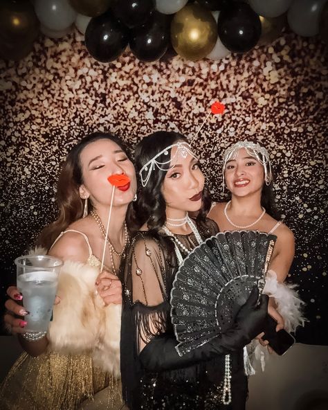 Isa vibeee 👠🖤🪭🎺🚬 — #1920sparty #flappergirl #1920 #greatgatsbyparty Gatsby Themed Birthday Party, 1920s Bachelorette Party, 1920 Party, 25th Bday, Great Gatsby, Gatsby, Birthday Party Themes, Bachelorette Party, Birthday Party