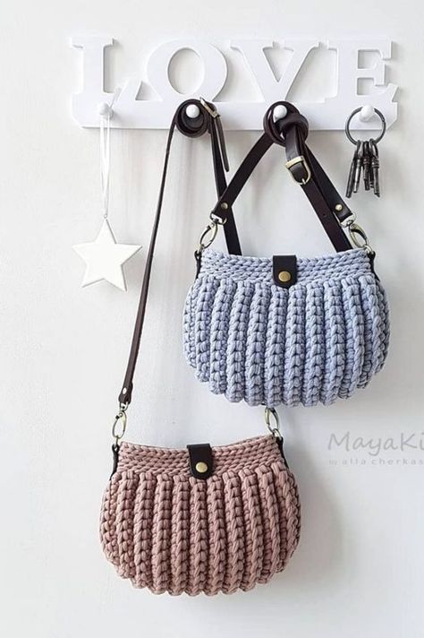 clear crochet - life tips! crochet bag ideas handbags #crochetbagideashandbags #crochet #crochetbag #crochetbags 8.49 Womens Crochet Patterns, Crochet Bag Tutorials, Crochet Bag Pattern Free, Bag Pattern Free, Knitting Bag, Crochet Clutch, Crochet Handbags Patterns, Crochet Tote Bag, Handbag Patterns