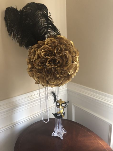 Masquerade Flowers, Masquerade Centerpiece Ideas, Masquerade Centerpiece, Masquerade Party Themes, Masquerade Centerpieces, Ostrich Feather Centerpieces, Mask Ball, 50 Party, Harlem Nights