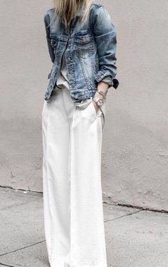 White Pants Outfit, Looks Jeans, Mode Kimono, 60 Fashion, Looks Street Style, 가을 패션, Mode Inspiration, White Pants, Look Fashion