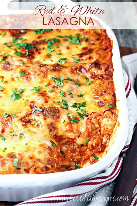 Lasagna Recipe With White And Red Sauce, Red And White Sauce Lasagna, Red And White Lasagna Recipe, Lasagna Recipe With Alfredo Sauce, Lasagna With Alfredo And Marinara, Spaghetti With Red And White Sauce, White Sauce Lasagna Recipe Beef, Lasagna Recipe White Sauce, Lasagna With Alfredo Sauce