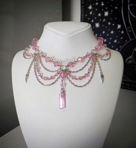 Necklace Fairycore, Fairycore Jewelry, Pink Beaded Necklace, Diy Jewelry Making Tutorials, Pink Choker, Fairycore Aesthetic, Pretty Jewelry Necklaces, Pink Aura, Fairy Jewelry