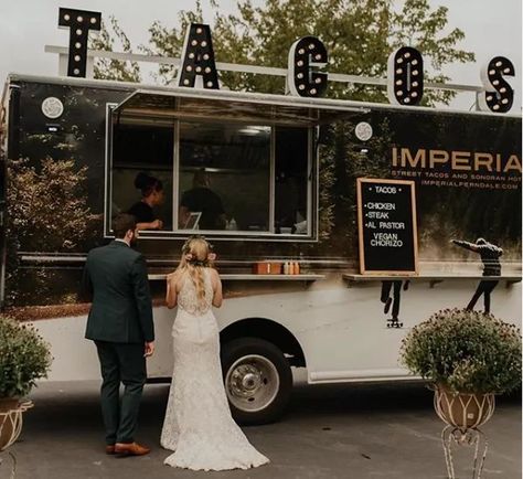 Wedding Food Truck Catering, Truck Wedding, Wedding Bouquet Photo Charm, Food Truck Wedding, Wedding Snacks, Bridal Expo, Taco Truck, Wedding Spot, Weddings By Color