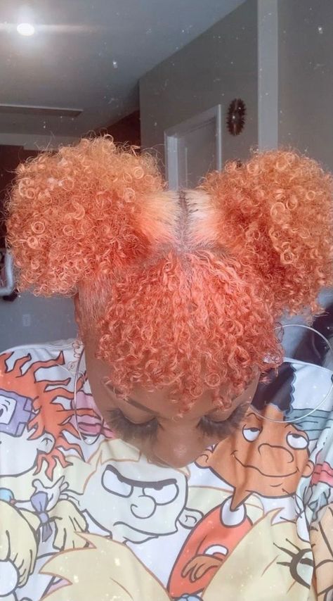 Dye Hairstyles, Peach Hair Dye, Peach Hair Colors, Thick Natural Hair, Hair Colouring, Girl Hair Colors, Cute Hair Colors, Fox Eyes, Peach Hair