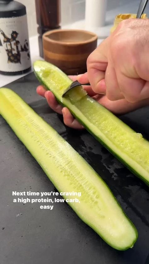 Keto Diet & Recipes | TUNA CUCUMBER BOATS 🔥 By @shredhappens If you missed meal prep, or you want to pull something together in no time that packs a ton of... | Instagram Tuna Cucumber Boats, Cucumber Wraps, Easy Lunch Prep, Tuna Boats, Cucumber Tuna, Tuna Cucumber, Cucumber Boats, Spicy Tuna Salad, Recipes Tuna