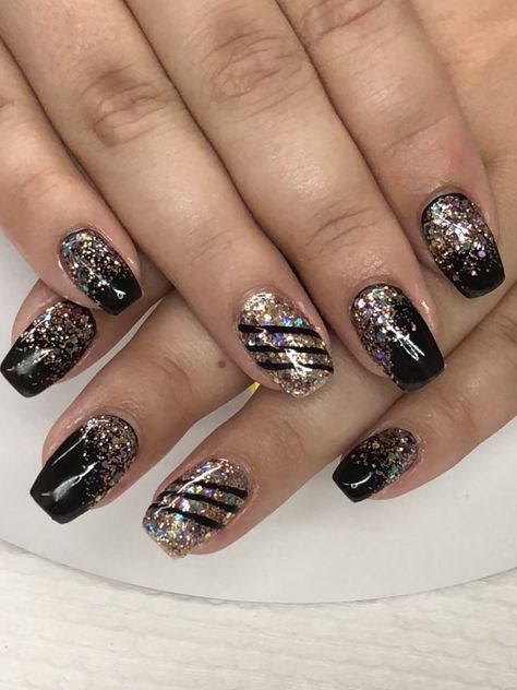 Edgy Gel Nails, Rose Gold Nails Glitter, Gel Nail Light, Champagne Nails, Black Gel Nails, Purple Ombre Nails, Silver Nail Art, Light Elegance, Nail Prices