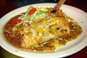 Chimichanga...my very fav food when in a mexican restaurant. This recipe sounds absolutely yummo:) Pour me another tequila...Sheila....hahahaha. Love mexican food:) Chimichanga Beef, Chimichanga Recipe, Texas Food, Fav Food, Quesadillas, Mexican Restaurant, Mexican Dishes, Tex Mex, Chi Chi