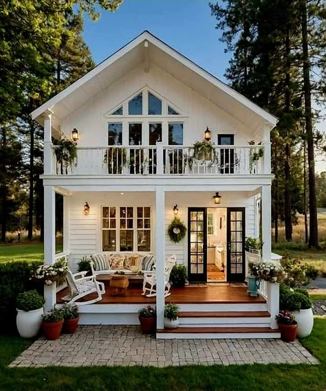 Tiny House Cottage, Desain Pantry, Cute Houses, Tiny House Layout, Cottage Exterior, Dream Life House, Tiny Home Ideas, Small Cottage, Tiny House Cabin