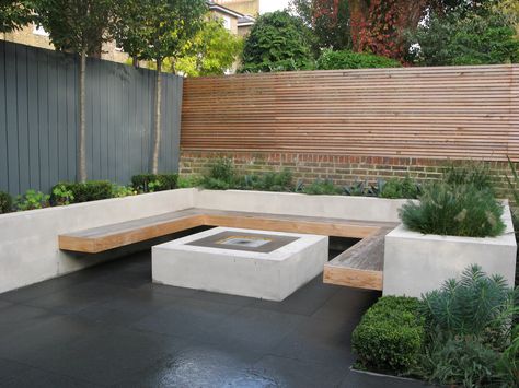 Chill out garden 2 copyright Charlotte Rowe Garden Design | Flickr Ideas Terraza, Moderne Have, Garden Bench Seating, Fire Pit Seating Area, Outdoor Seating Area, Backyard Seating, Fire Pit Seating, Have Inspiration, Wooden Fence