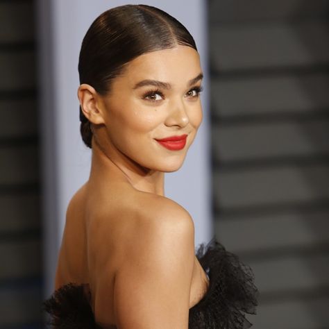 Don't miss Hailee Steinfeld's a slicked-back ballerina bun! Slick Wedding Bun, Sleek Hair Bun, Bun Hairstyles For Black Women, Hair Bun Ideas, Buns Tutorial, Bridal Chignon, Slicked Back Bun, 2 Buns, Sleek Bun Hairstyles