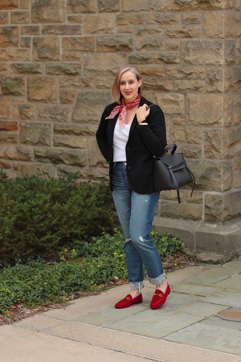 Red Loafers Outfit, Red Loafers Outfit Women, Loafers Shoes Outfit, Monday Work Outfit, Loafers Outfit Women, Outfits With Red, Red Shoes Outfit, Over 40 Style, Shoe Outfits