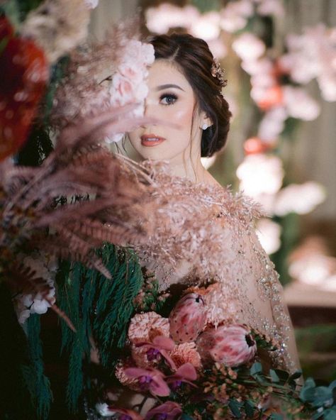 Mood Board Engagement, Pose Tunangan, Pose Lamaran, Photo Prewedding, Pose Pengantin, Moodboard Wedding, Adat Jawa, Photo Engagement, Foto Wedding